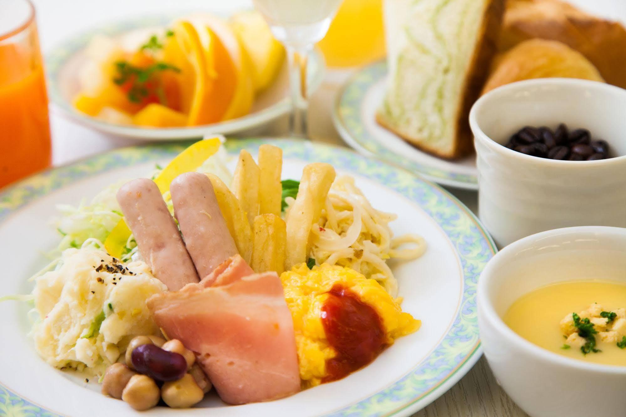 Green Rich Hotel Osaka Airport Ikeda  Екстериор снимка