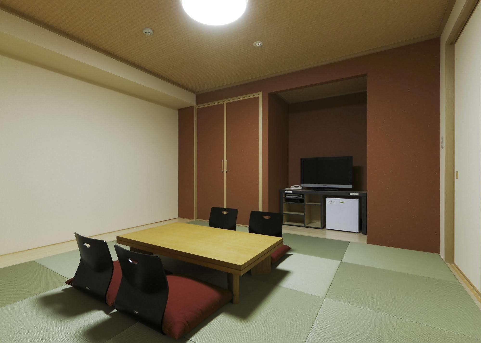 Green Rich Hotel Osaka Airport Ikeda  Екстериор снимка