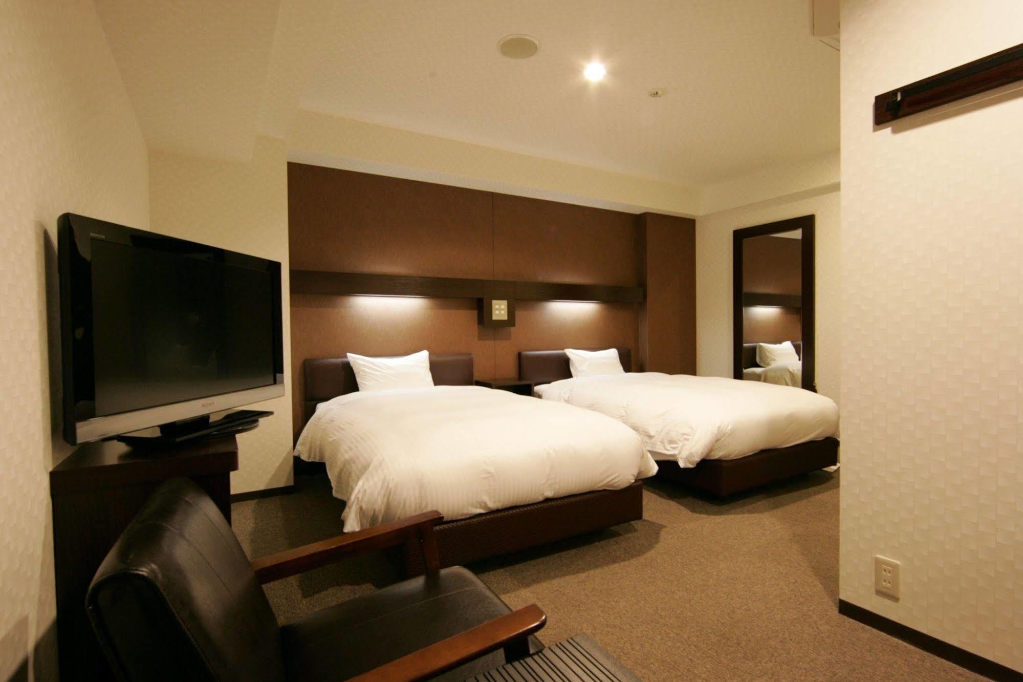 Green Rich Hotel Osaka Airport Ikeda  Екстериор снимка
